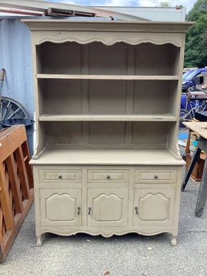 Armario de pino de dos partes / Hutch necesita algo de cuidado Foto 1 de 4