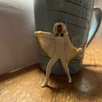 Vintage 90s Marvel Hardee's Meal Toy X-Men Storm Mini Figure 2.5" 1995 - Image 1 of 4