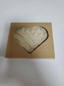 New Pampered Chef Stoneware Cookie Mold Patriotic Heart 2005 & Farmyard Friends - Picture 1 of 3