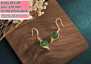 Green Jade Drop Dangle Aretes Minimalist Leaf Gemstone Hook 18K Gold Plated - Imagen 1 de 7