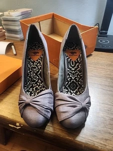 Rocket Dog Damen grau schillernd Twist Knoten Schleife Pumps Absatz Größe 8,5 - Bild 1 von 5