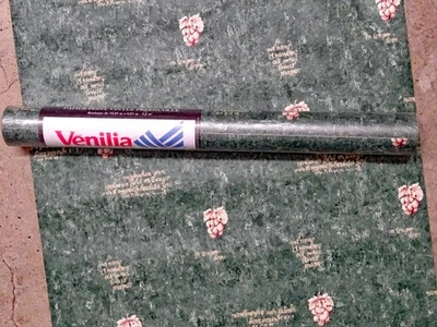 Papel de parede exclusivo pré-colado verde escuro ouro cachos de uva escrita Elwood Side - Imagem 1 de 4