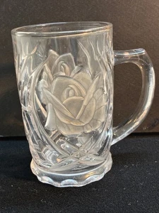 MIKASA 12 fl. oz. Tazas de cerveza de vidrio PERLA ROSA con rosa grabada esmerilada - Imagen 1 de 4