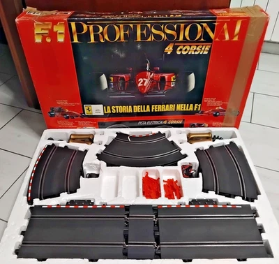 POLICAR POLISTIL SCALA 1/32 PISTA ELETTRICA FERRARI 4 QUATTRO CORSIE SLOT CAR - Immagine 1 di 4