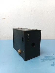 VINTAGE 1920s EASTMAN KODAK BROWNIE 2A BOX CAMERA NO 116 (LL) - Picture 1 of 7