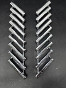 FORD THUNDERBIRD 1955-57 PAIR OF FENDER L/R HASH MARK CHROME METAL EMBLEMS (2) - Bild 1 von 6