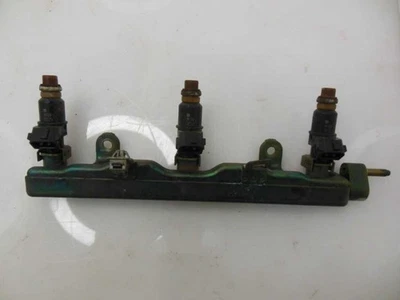 Trilho de combustível lado direito com 3 injetores 2006-2017 Honda Odyssey 3.5L - Imagem 1 de 4