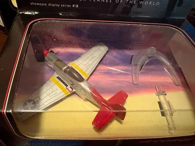 2001 CORGI FIGHTER SCRAMBLE P-51D MUSTANG BOMBER ESCORT - image 1 of 4