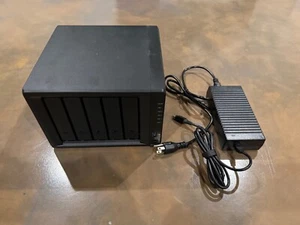 Synology DS1019+ NAS à 5 baies, 4 x 4 To Western Digital rouge WD40EFRX - Photo 1/7
