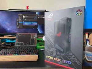 Asus ROG NUC 970 Gaming Desktop Computer Intel Ultra 9 185H 32 GB 1 TB - Bild 1 von 7