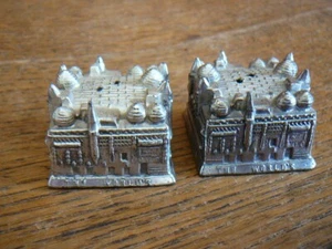 CORN PALACE MITCHELL SD SOUTH DAKOTA Vintage SOUVENIR METAL SALT PEPPER SHAKERS - Picture 1 of 5