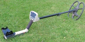 MINELAB EXPLORER XS- METAL DETECTOR - Picture 1 of 8