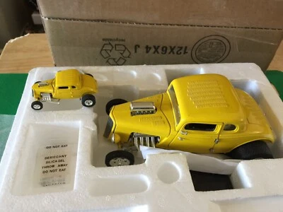 Veículo cupê Hot Wheels Legends 1934 Ford Hot Rod Magazine escala 1:24 fundido 34 - Imagem 1 de 4