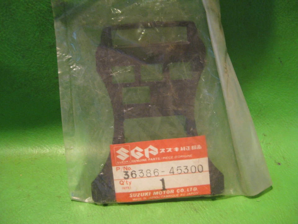 SUZUKI GS1000G GS850G 650G GS750L GS550L GS450L PLACA DE CAJA PILOTO FABRICANTE DE EQUIPOS ORIGINALES #36386-45300 Foto 1 de 1