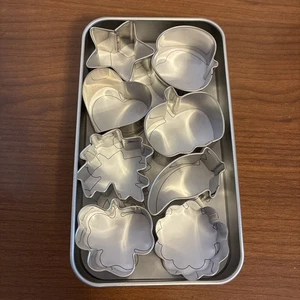 Pampered Chef Creative Ausstecher Dose 8er Set - Bild 1 von 6