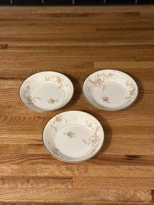 Vintage Pope Gosser Gwendolyn, Set of 3, 5" Berry Sauce Bowl - Picture 1 of 3