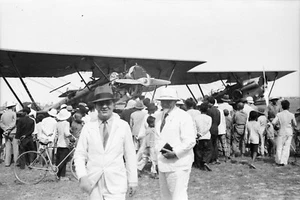 CEYLAN c. 1930 - Fête Bouddhiste Avions Auto Sri Lanka - 32 Négatifs 24x36 - 511 - Imagen 1 de 12