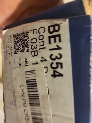 Pastillas de freno traseras cerámicas Toyota Tundra 2007-2017 Bosch BE1354, 4 piezas derecha e izquierda Foto 1 de 4