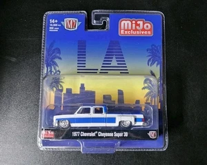 M2 Machines 1977 Chevrolet Cheyenne Super 30 LA weiß blau MJS05 - Bild 1 von 2