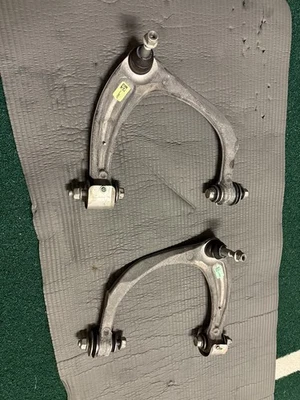 Пара правых и левых верхних рычагов управления для Chevrolet Silverado GMC Sierra 1500 2019-2024 годов выпуска - Изображение 1 из 4