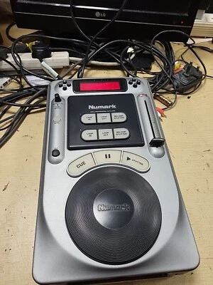 NUMARK AXIS 4 CD PLAYER - SPARES OR REPAIRS  - Image 1 of 4