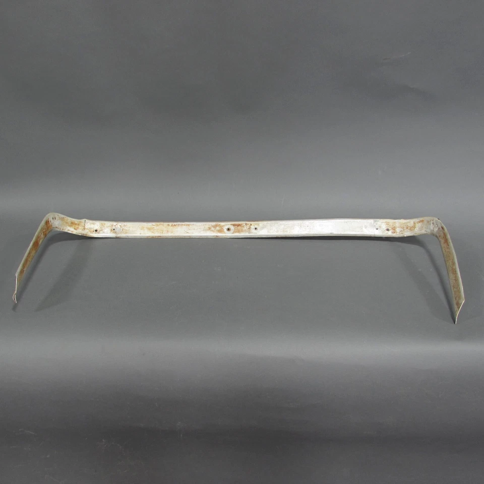 Facel Vega III 1963 (3) pieza de moldura envolvente de aluminio  Foto 1 de 4