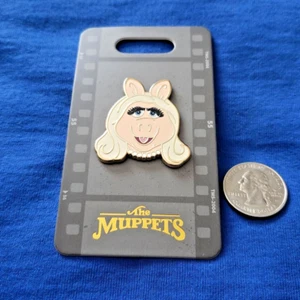 DISNEY PIN MOG THE MUPPETS STUDIO EXCLUSIVE MISS. PIGGY WDI - Picture 1 of 4