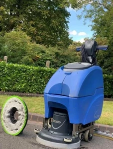Numatic TT3405T Scrubber Drier/Cleaning/ Floor cleaner Machine/garage cleaner - Picture 1 of 9