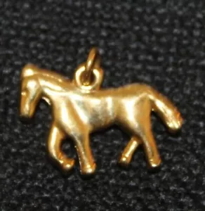 Spazierpferd Pony Charm Anhänger Goldton Metall kleiner Reitschmuck - Bild 1 von 4