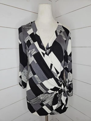 Blusa Lynn Ritchie pequena preta branca e cinza manga longa envoltório falso - Imagem 1 de 4