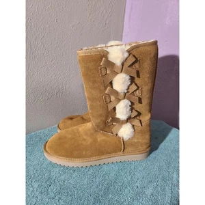 Koolaburra by UGG Damen hohe Victoria Lammfellstiefel kastanienbraun Wildleder 10 - Bild 1 von 6