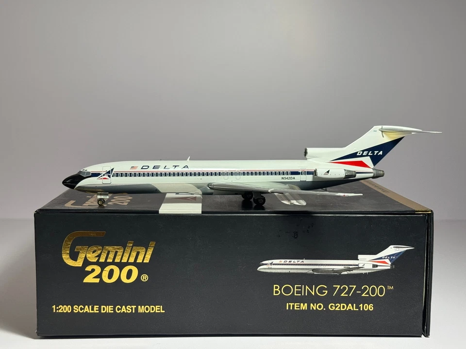 Gemini Jets 1:200 Delta Air Lines Boeing 727-200 N542DA Widget G2DAL106 - Image 1 of 2