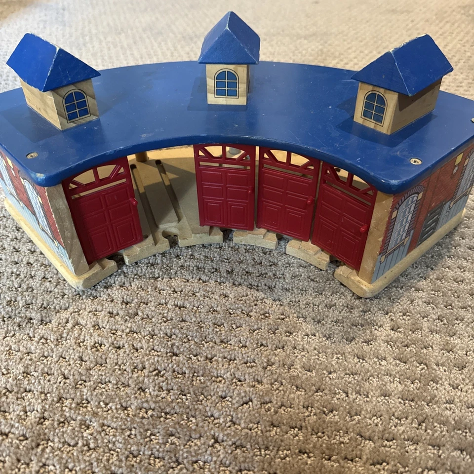 Thomas the Tank Engine Tren de Madera Estación Tidmouth Casa Redonda Cobertizo de Tren Foto 1 de 4