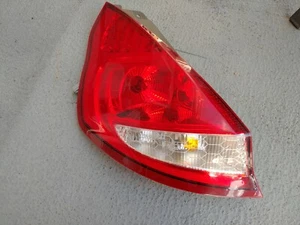 Ford Fiesta 2011-2013 hatchback conductor luz trasera izquierda fabricante de equipos originales - Imagen 1 de 9