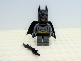 Lego BATMAN Dark Gray Suit Gold Belt DC Super Heroes Minifigure 76012 (sh089)