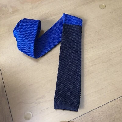 Corbata ajustada Tommy Hilfiger azul seda tejida Foto 1 de 4