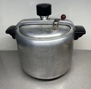 Vintage Ekco Pressure Cooker 216780 ~ Untested ~ For Display - Picture 1 of 15