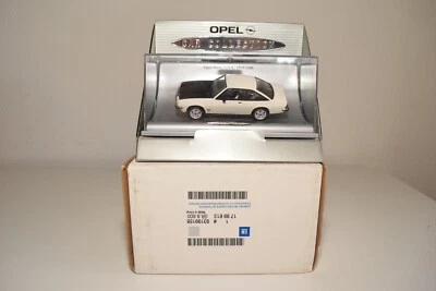 A37 1:43 SCHUCO IXO OPEL CAR COLLECTION OPEL MANTA GT/E 1975-1980 WHITE MIB - Photo 1/4