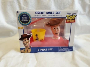 Juego de cepillo de dientes, soporte y taza de enjuague Toy Story Woody Travel Great Smile. Disney - Imagen 1 de 6