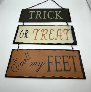 Trick or Treat Smell My Feet Halloween Vintage rustikaler Look Blechschild zum Aufhängen - Bild 1 von 5