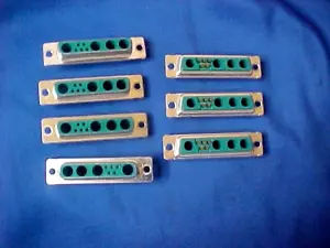 Lot of 7 AMPHENOL CONNECTORS D-SUB COMBO 9 POS 9W4 SOCKET 3009W4SCM99A10X GT - Picture 1 of 5