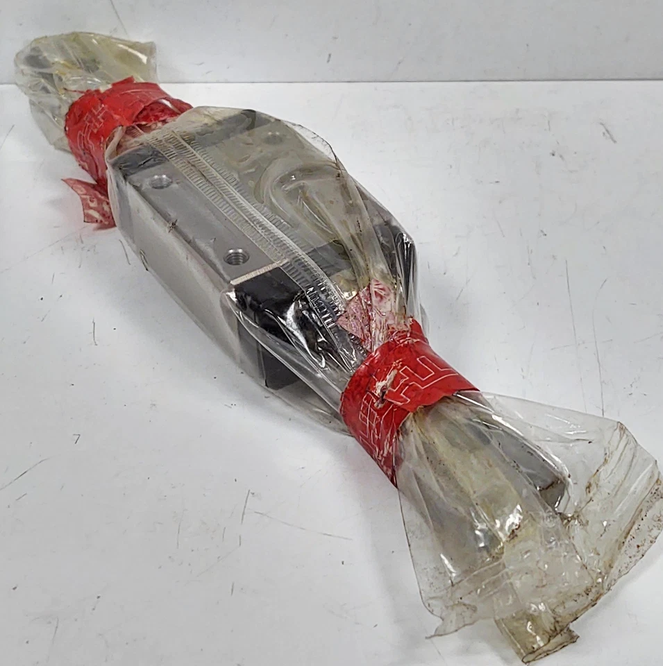 THK HSR20R1SS+220L Linear Bearing Block/Carriage w/ 220mm Rail - Image 1 of 3