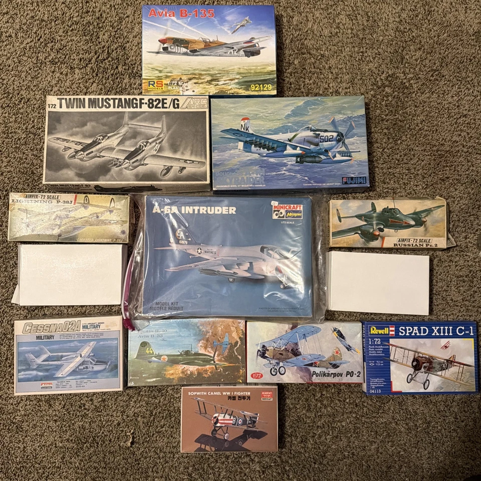 Models Lot Cessna 02A 1/72 Scale Military Airplane Plastic Model Kits Lot Of 13 - Image 1 of 4
