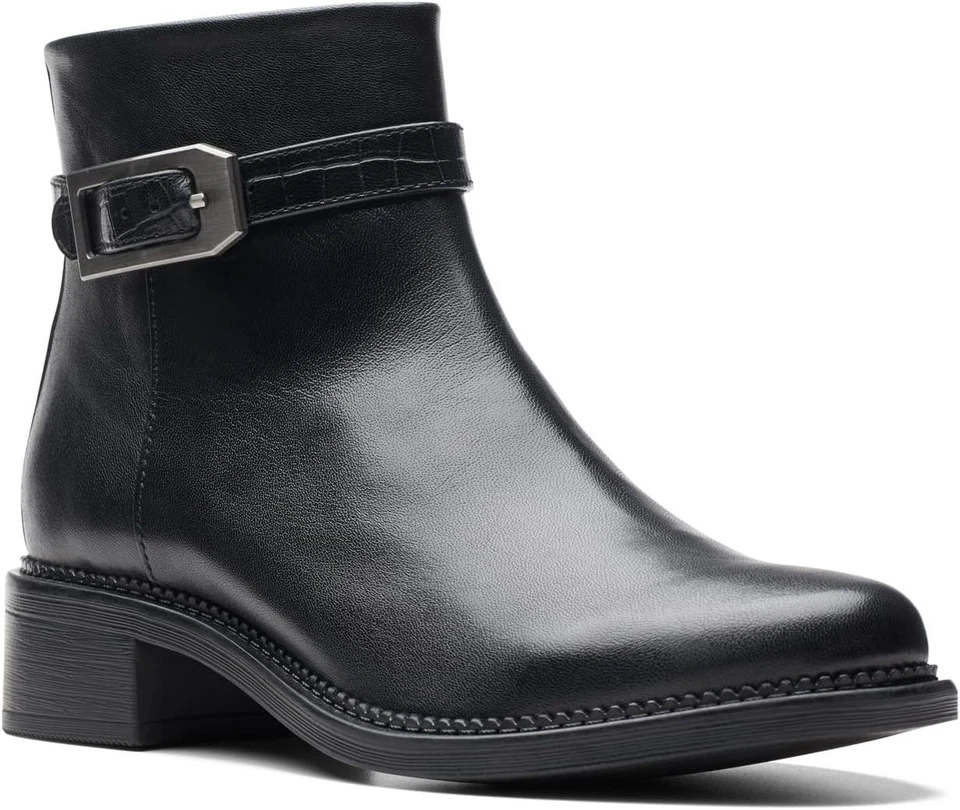 Bota de moda Clarks Maye Grace para mujer  Foto 1 de 4