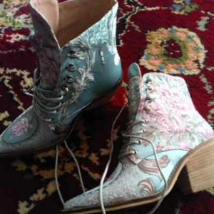 Women ankle boots length women shoes winter embroidered Flower fashion all match - Picture 1 of 25