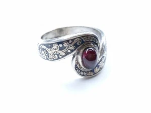 Vintage Sterling Silver Red Gemstone Engraved Band Ring  925 5.75 4 Grams - Picture 1 of 3