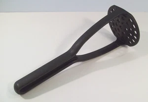Trituradora de patatas de nailon The Pampered Chef de 10" - Imagen 1 de 4
