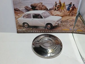 FIAT 750/850 BERLINA COPPA RUOTA CROMATA - Picture 1 of 2