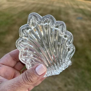 Glass Clam Shell Shaped Jewelry Trinket Dish With Lid Clear Crystal Vanity - Picture 1 of 11