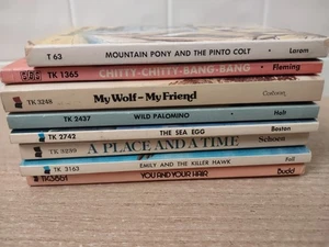 Lot of 8 Vintage 1960s/70s SCHOLASTIC BOOK SERVICES Childrens Chapter Books - Picture 1 of 2